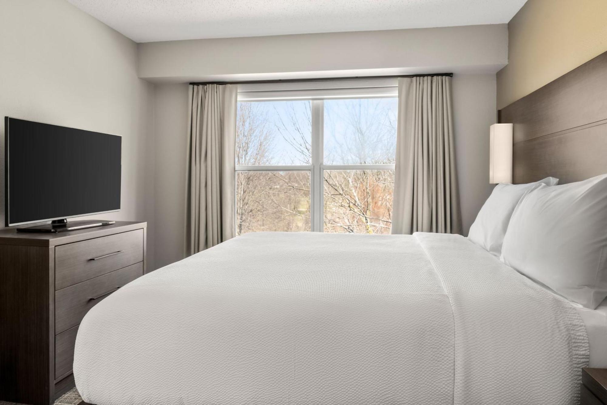 Hotel By Marriott